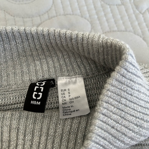H&M Silver Ribbed Knit Sweater - Picture 2 of 5